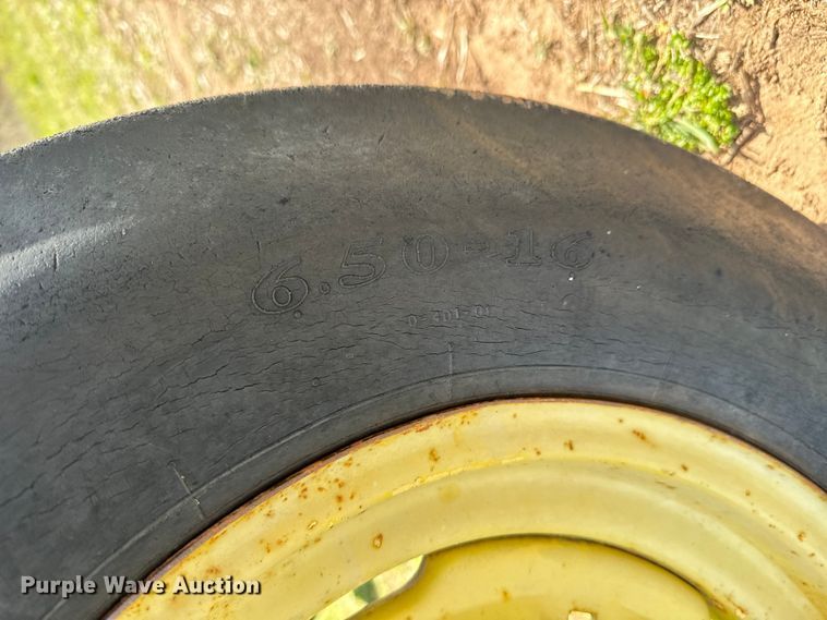 image for item ND9212 1969 John Deere  2020 tractor