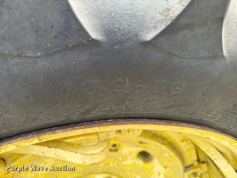 image for item ND9212 1969 John Deere  2020 tractor