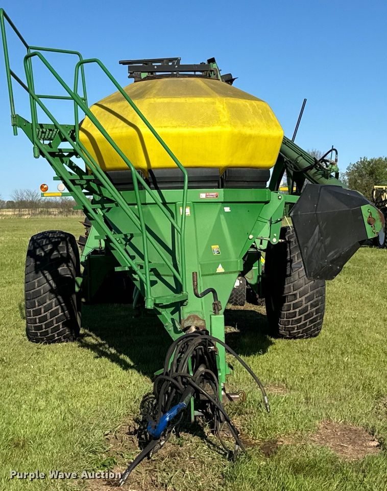 image for item ND9213 John Deere 1850 air seeder