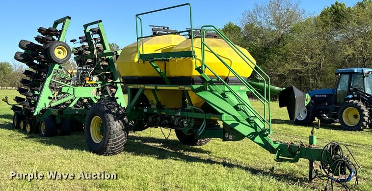 image for item ND9213 John Deere 1850 air seeder