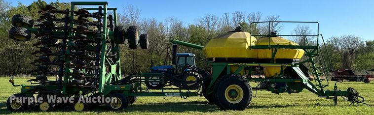 image for item ND9213 John Deere 1850 air seeder