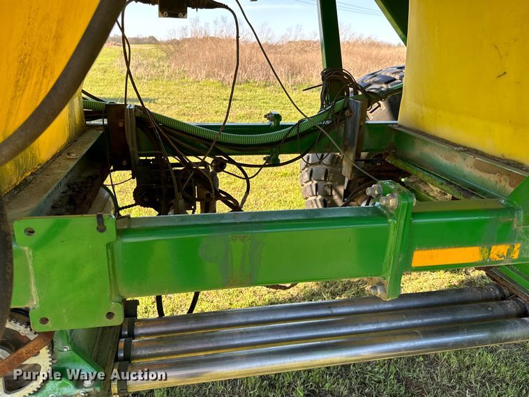 image for item ND9213 John Deere 1850 air seeder