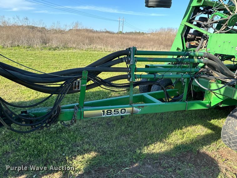 image for item ND9213 John Deere 1850 air seeder