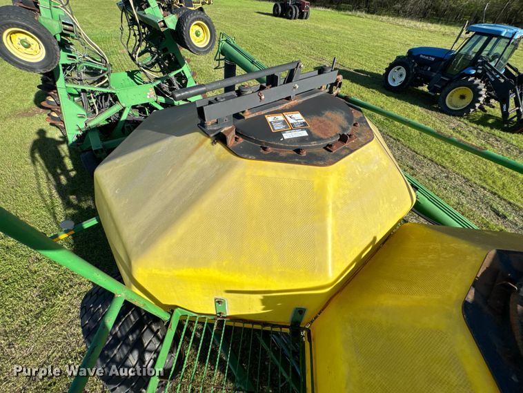 image for item ND9213 John Deere 1850 air seeder