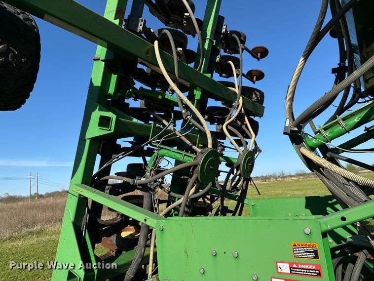 image for item ND9213 John Deere 1850 air seeder