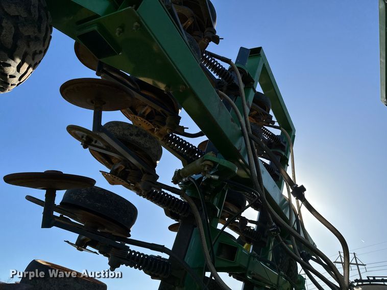 image for item ND9213 John Deere 1850 air seeder