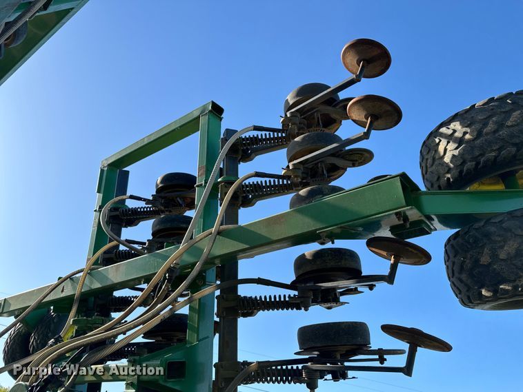 image for item ND9213 John Deere 1850 air seeder