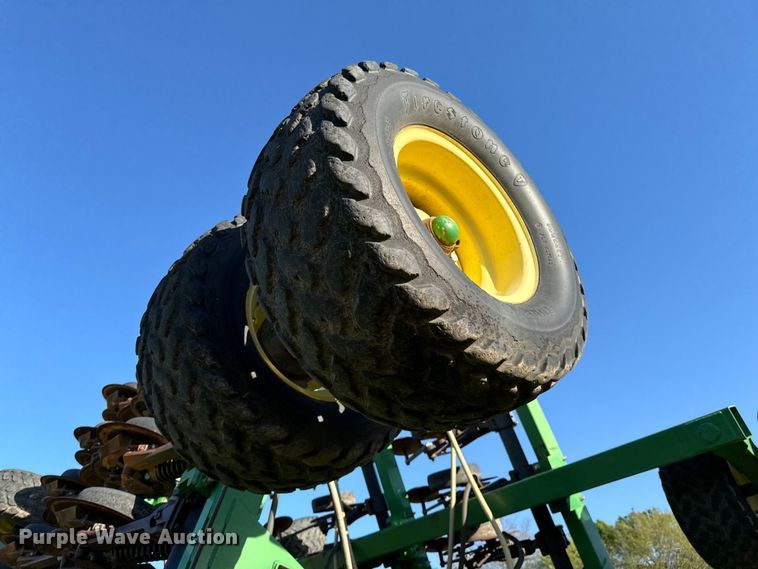 image for item ND9213 John Deere 1850 air seeder