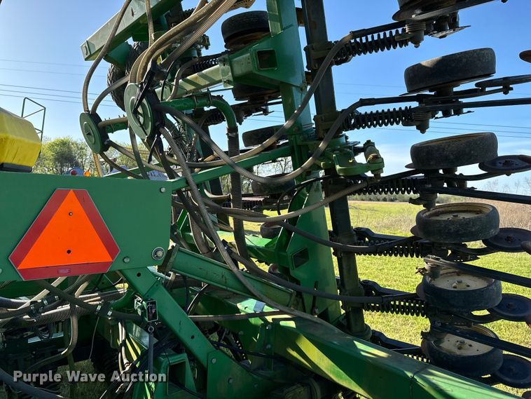 image for item ND9213 John Deere 1850 air seeder