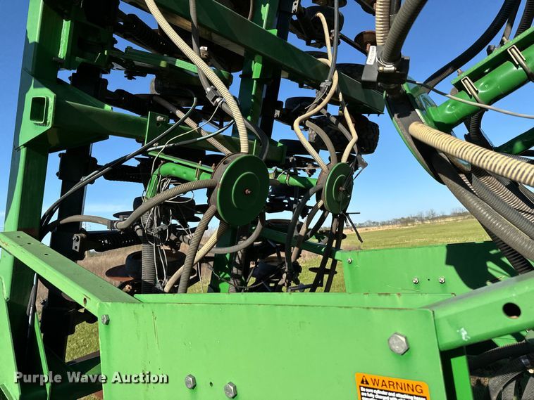 image for item ND9213 John Deere 1850 air seeder