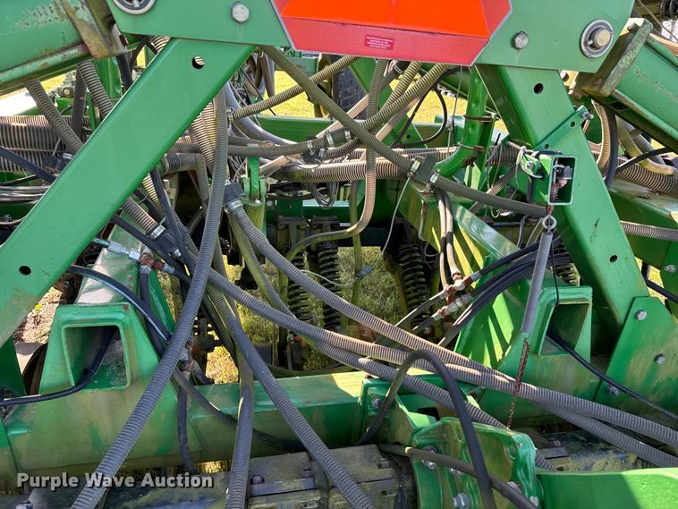 image for item ND9213 John Deere 1850 air seeder