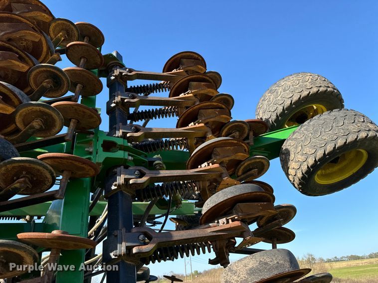 image for item ND9213 John Deere 1850 air seeder