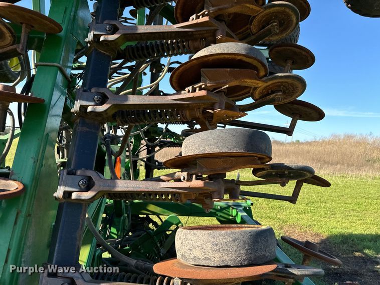 image for item ND9213 John Deere 1850 air seeder