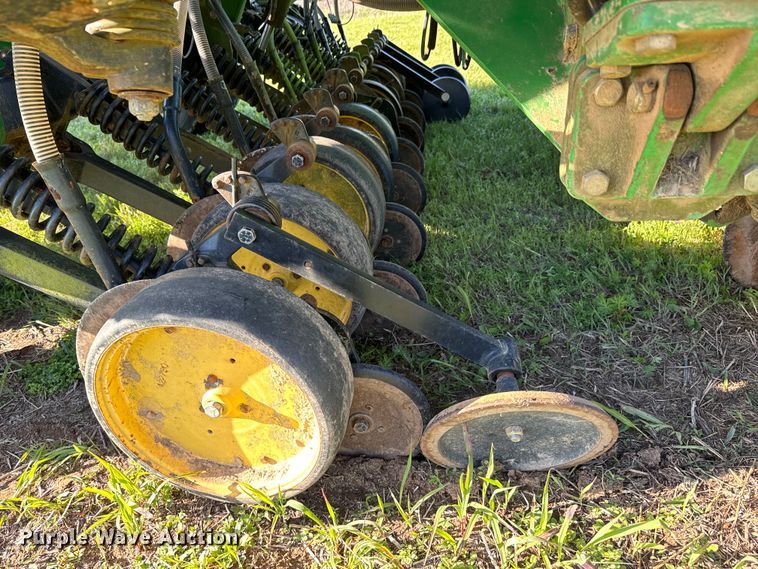 image for item ND9213 John Deere 1850 air seeder