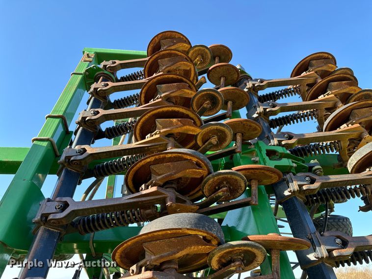 image for item ND9213 John Deere 1850 air seeder