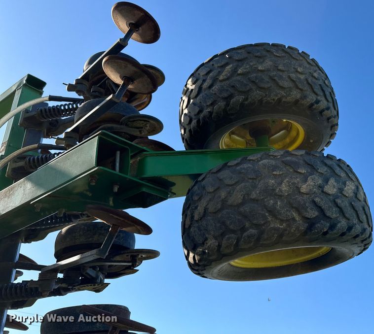 image for item ND9213 John Deere 1850 air seeder