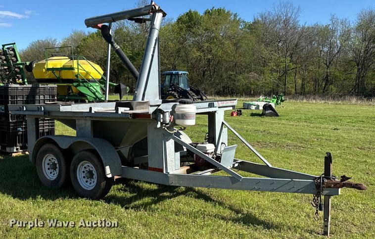 image for item ND9215 ADS bulk seed buggy