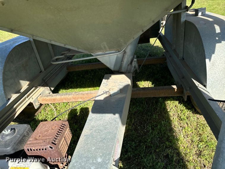 image for item ND9215 ADS bulk seed buggy