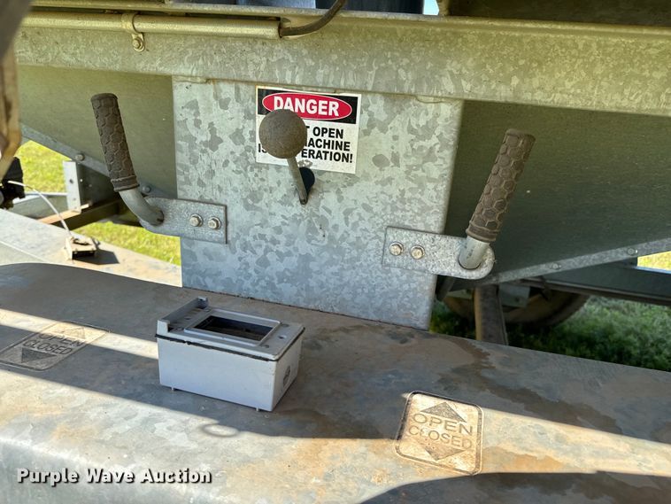 image for item ND9215 ADS bulk seed buggy