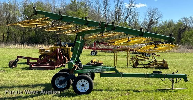 image for item ND9216 Ogden Hybrid Hay Runner hay rake