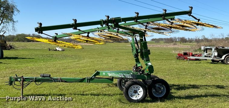 image for item ND9216 Ogden Hybrid Hay Runner hay rake