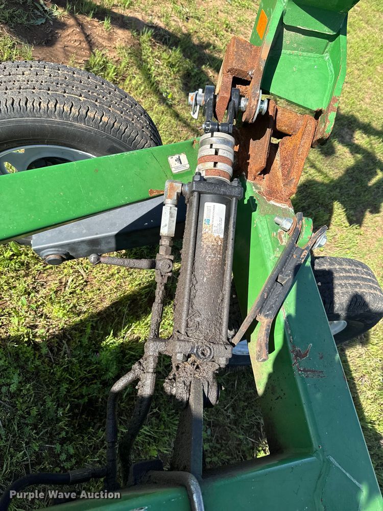 image for item ND9216 Ogden Hybrid Hay Runner hay rake