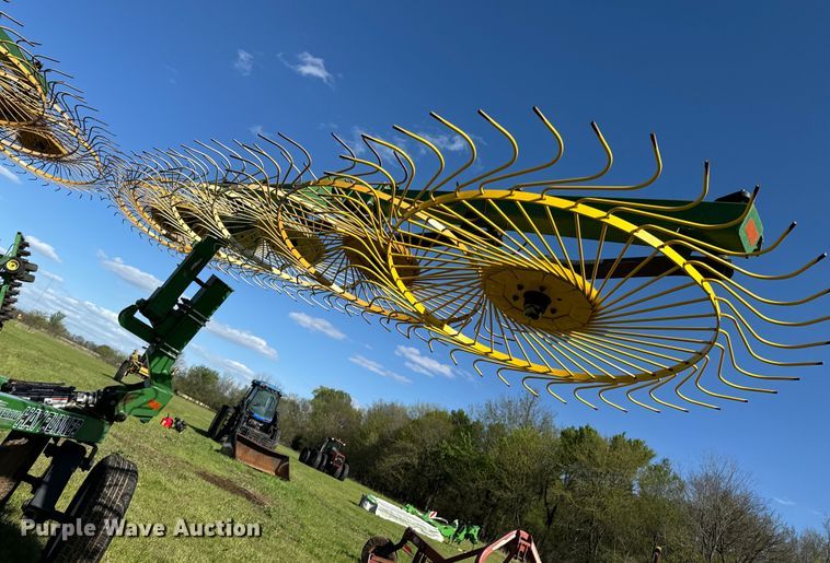 image for item ND9216 Ogden Hybrid Hay Runner hay rake