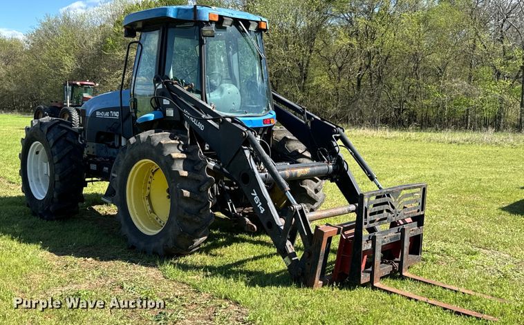 image for item ND9219 1999 New Holland TV140 bi-directional tractor