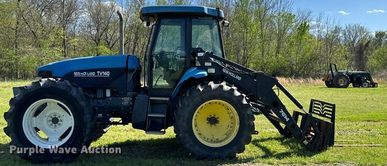 image for item ND9219 1999 New Holland TV140 bi-directional tractor