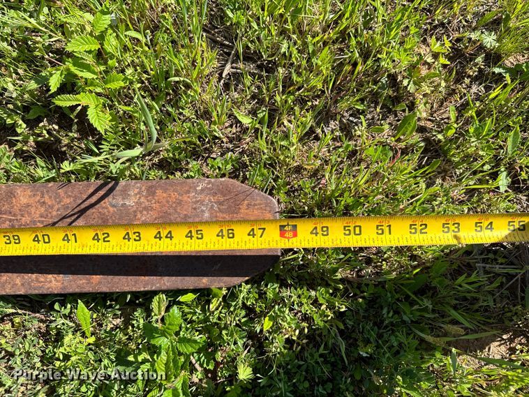 image for item ND9219 1999 New Holland TV140 bi-directional tractor