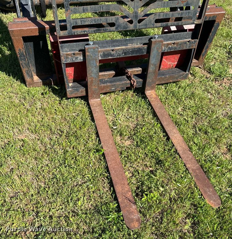 image for item ND9219 1999 New Holland TV140 bi-directional tractor