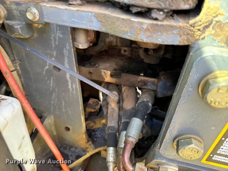 image for item ND9219 1999 New Holland TV140 bi-directional tractor