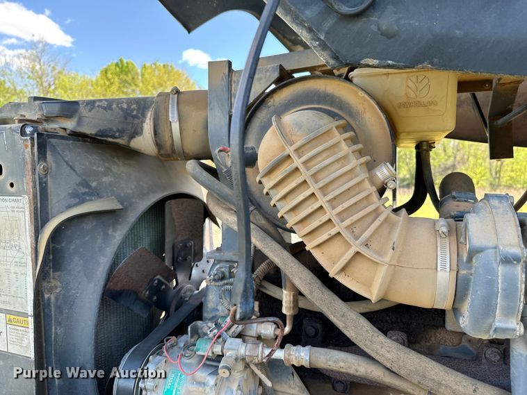 image for item ND9219 1999 New Holland TV140 bi-directional tractor