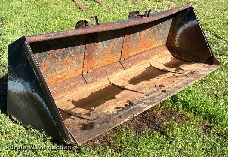 image for item ND9219 1999 New Holland TV140 bi-directional tractor