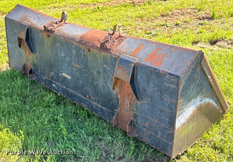 image for item ND9219 1999 New Holland TV140 bi-directional tractor