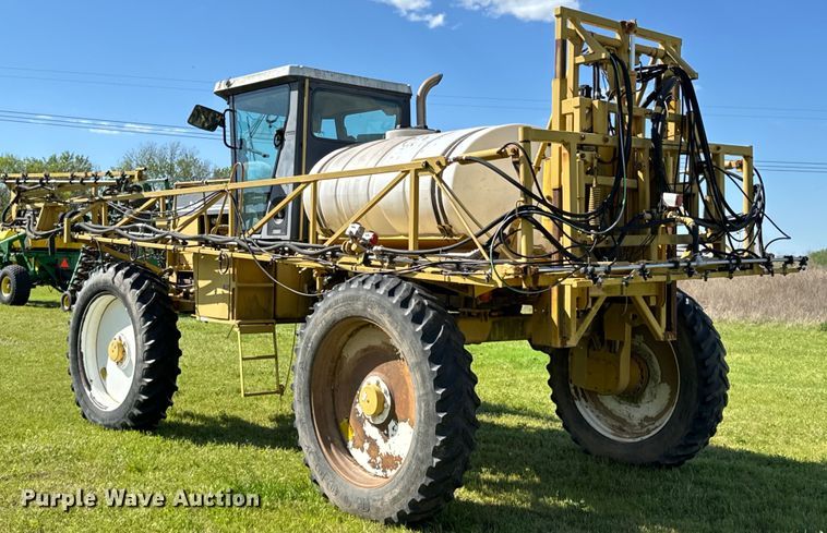 image for item ND9221 1997 Ag-Chem RoGator 854 sprayer