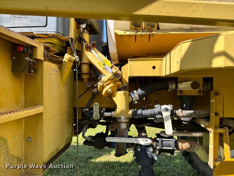 image for item ND9221 1997 Ag-Chem RoGator 854 sprayer