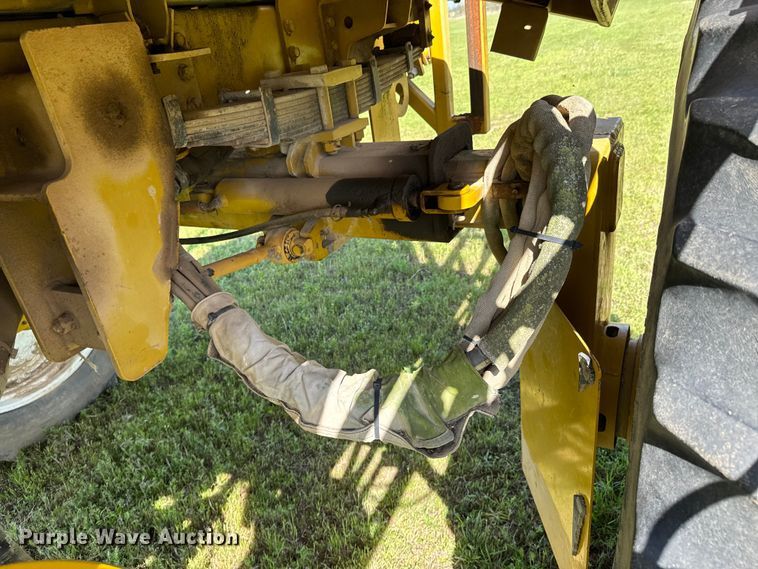 image for item ND9221 1997 Ag-Chem RoGator 854 sprayer