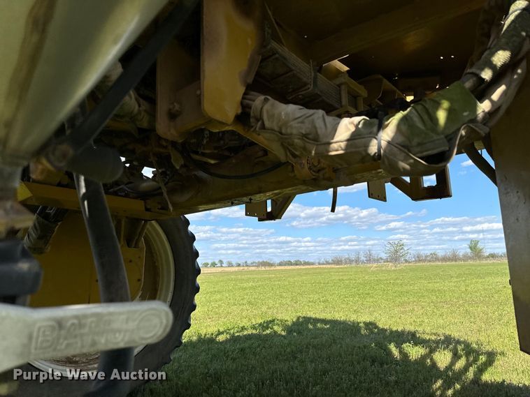 image for item ND9221 1997 Ag-Chem RoGator 854 sprayer