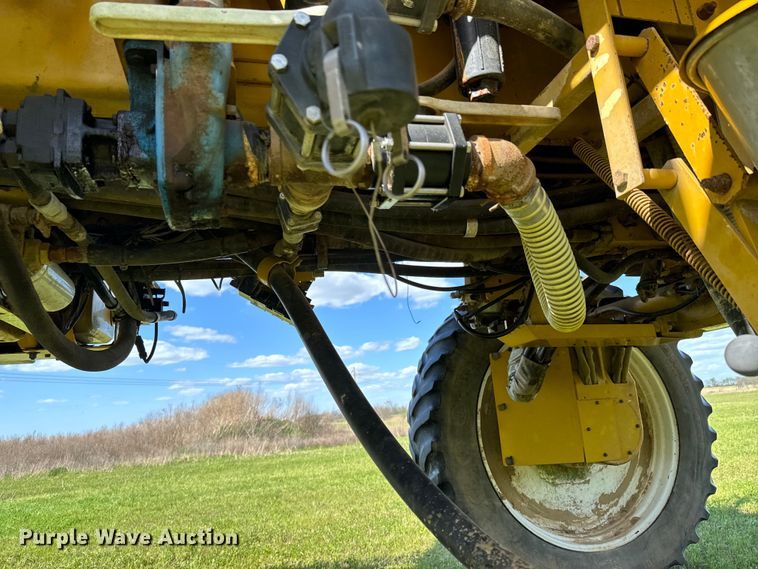 image for item ND9221 1997 Ag-Chem RoGator 854 sprayer