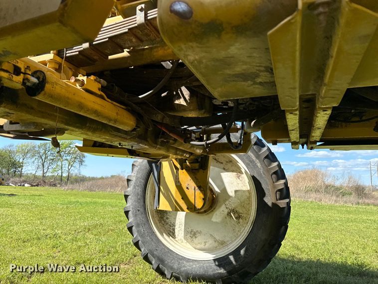 image for item ND9221 1997 Ag-Chem RoGator 854 sprayer