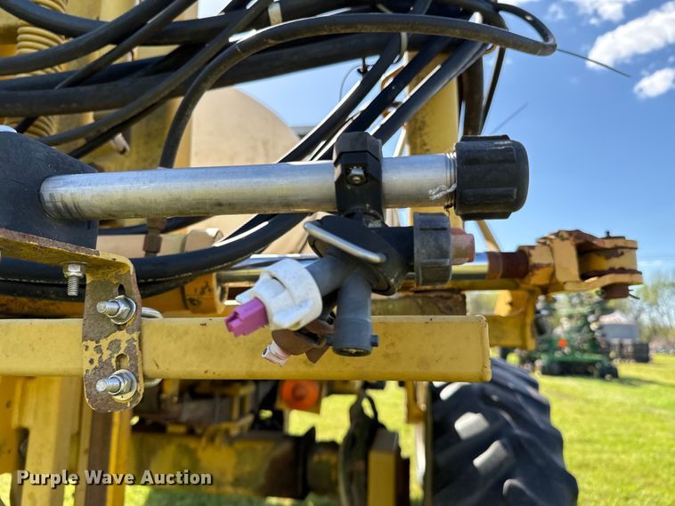 image for item ND9221 1997 Ag-Chem RoGator 854 sprayer