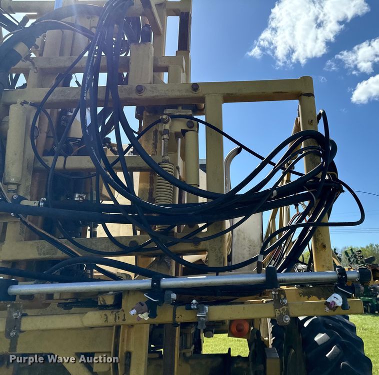 image for item ND9221 1997 Ag-Chem RoGator 854 sprayer
