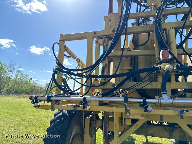 image for item ND9221 1997 Ag-Chem RoGator 854 sprayer