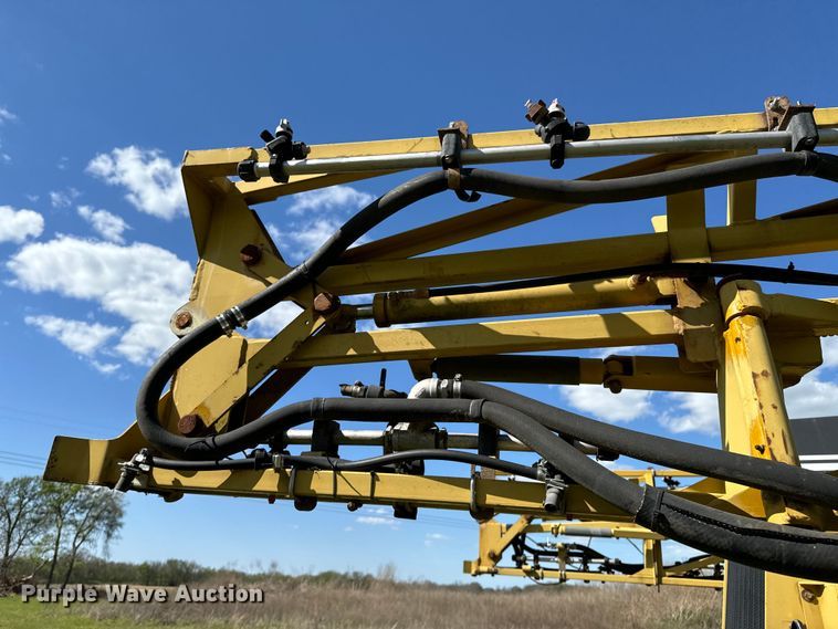 image for item ND9221 1997 Ag-Chem RoGator 854 sprayer