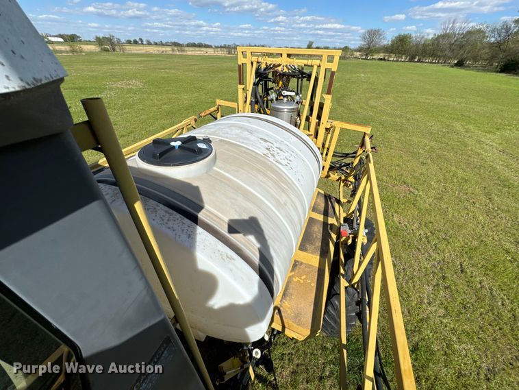 image for item ND9221 1997 Ag-Chem RoGator 854 sprayer