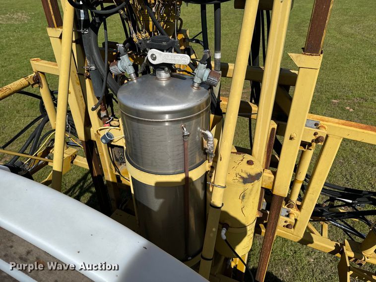 image for item ND9221 1997 Ag-Chem RoGator 854 sprayer