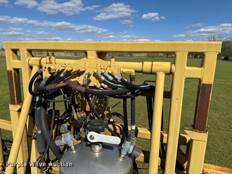 image for item ND9221 1997 Ag-Chem RoGator 854 sprayer