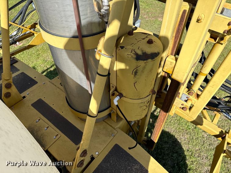 image for item ND9221 1997 Ag-Chem RoGator 854 sprayer