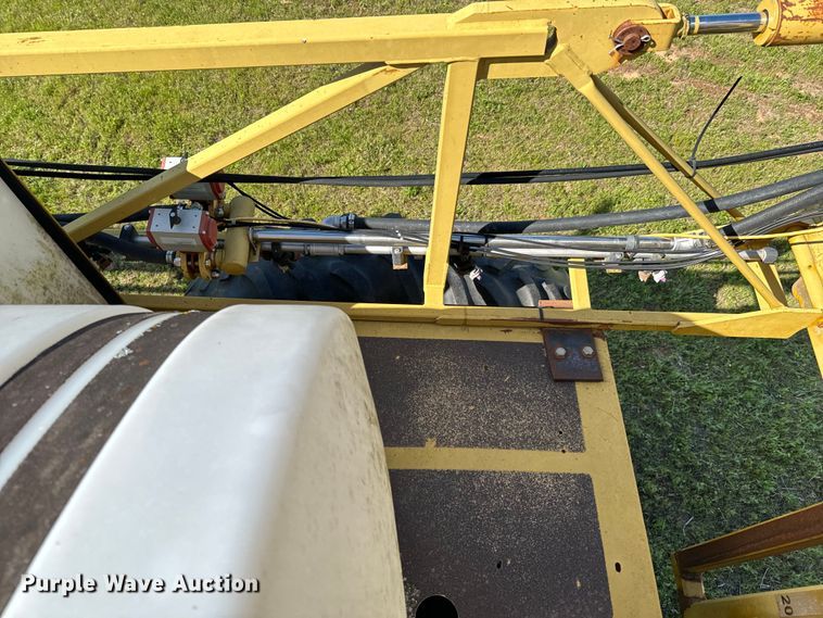 image for item ND9221 1997 Ag-Chem RoGator 854 sprayer